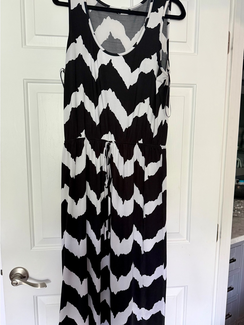 VENUS Black & White Zigzag Sleeveless Jumpsuit